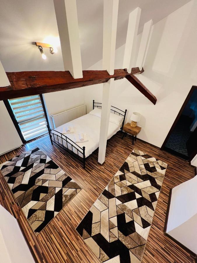 Apartament In Regim Hotelier King Mediaş Eksteriør bilde