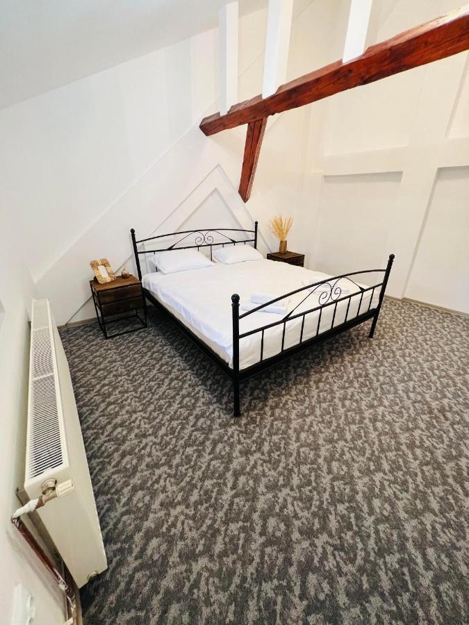 Apartament In Regim Hotelier King Mediaş Eksteriør bilde
