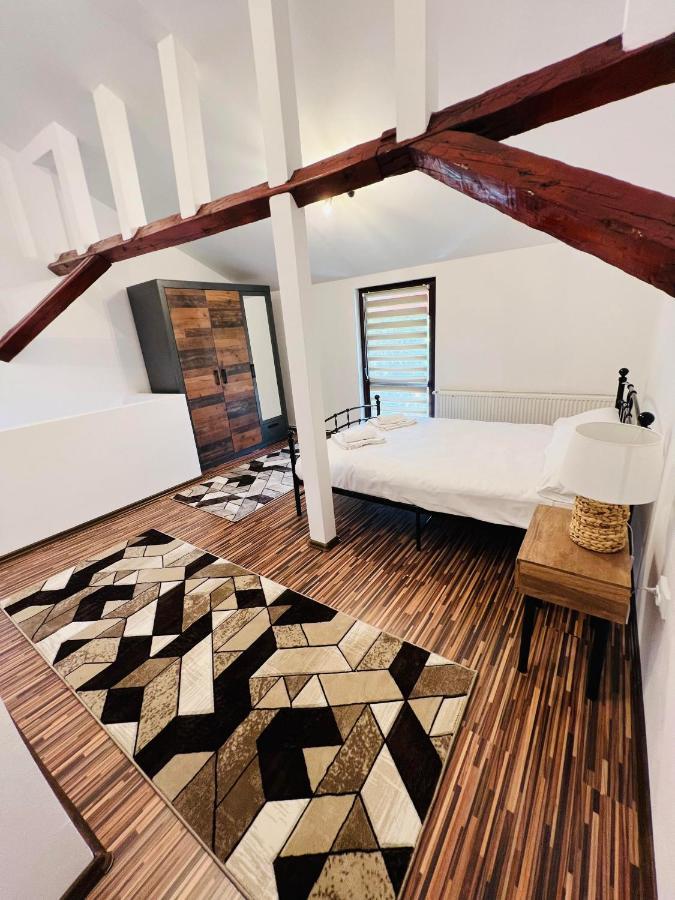 Apartament In Regim Hotelier King Mediaş Eksteriør bilde